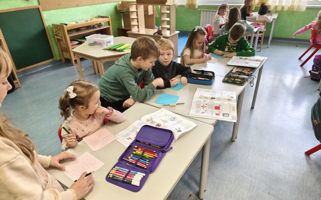 Vrtec na obisku pri drugošolcih